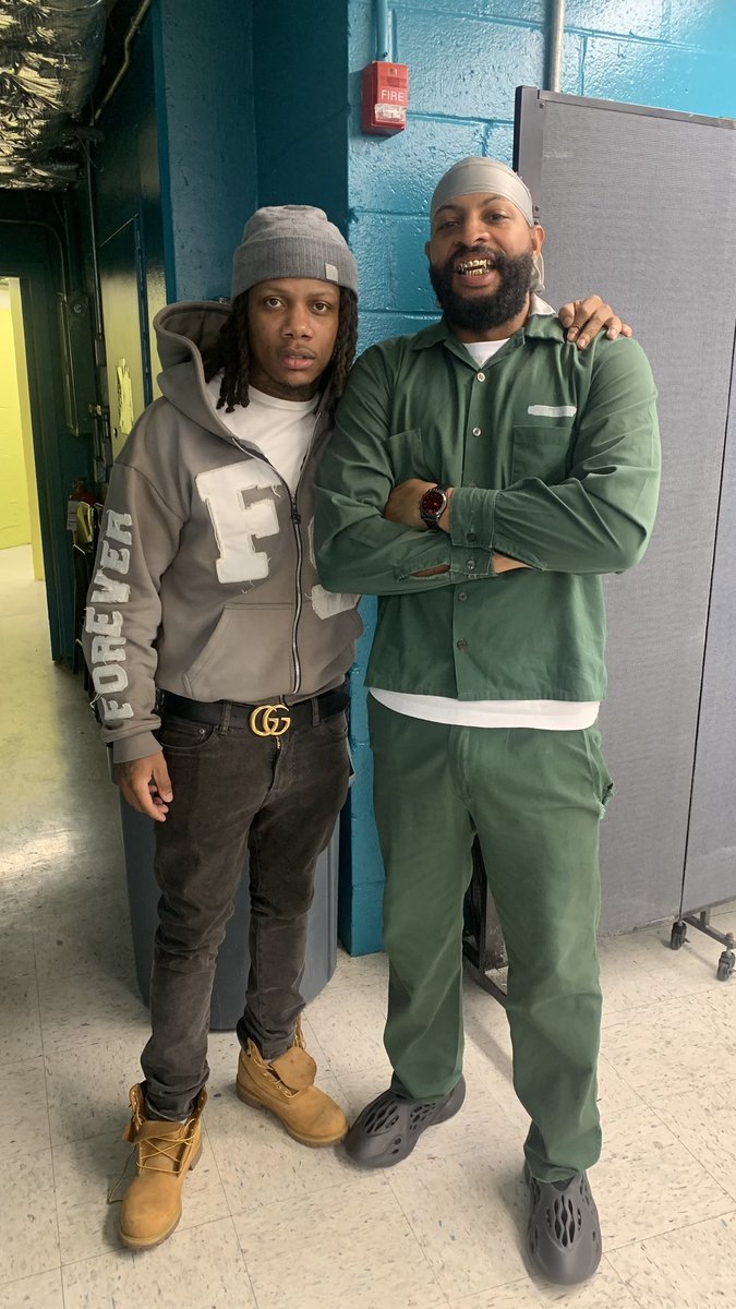 BiggDaddyPooH's tweet photo. On Set Of #brainfest #brainfestmovie With #neekbucks #bts #BehindTheScenes https://t.co/jOCHsGJCdV