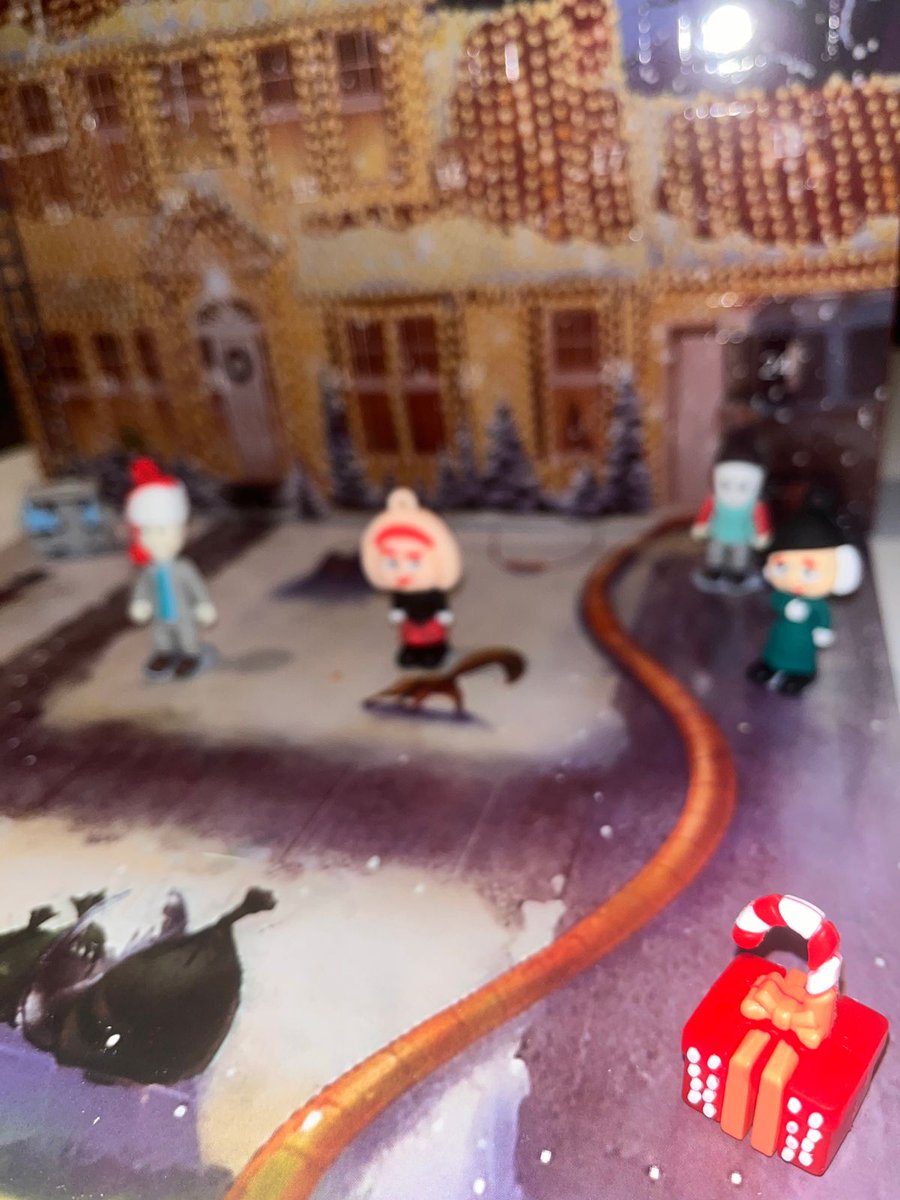 ETimsNet's tweet photo. Day 9 of Lampoons Advent!
#grizwald https://t.co/47hBctpA0f