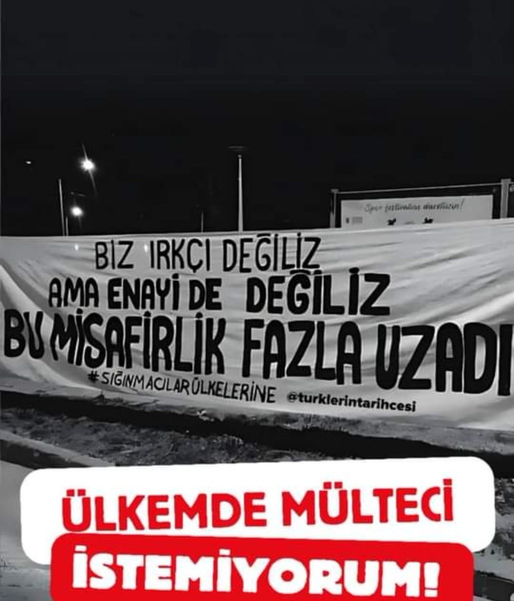 Geçen yaz şu gönderiyi instagram hikayesi olarak paylaşanlar vardı. Bu insanları göndermek istediğiniz yer Sednaya ve benzeri işkence merkezleriydi. Size bu anlatılmaya çalışıldı ama başarılamadı. Bugün sessizliğe büründünüz, yok oldunuz. İnşallah utanırsınız.