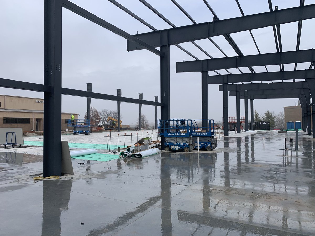 After one week of setting steel at MCC Longview Automotive it is moving along very nicely. ⁦<a href="/McCownGordon/">McCownGordon</a>⁩