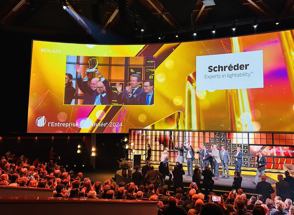 Willy BORSUS (@wborsus) on Twitter photo 💡Félicitations aux équipes de Schréder, spécialisée dans la conception d’éclairages publics, pour son titre d’Entreprise de l’année 2024 ! Bravo !
<a href="/EY_Belgium/">EY Belgium</a> l <a href="/lecho/">L'Echo</a> l <a href="/BNPPFBelgique/">BNP Paribas Fortis</a> 💡Félicitations aux équipes de Schréder, spécialisée dans la conception d’éclairages publics, pour son titre d’Entreprise de l’année 2024 ! Bravo !
<a href="/EY_Belgium/">EY Belgium</a> l <a href="/lecho/">L'Echo</a> l <a href="/BNPPFBelgique/">BNP Paribas Fortis</a>