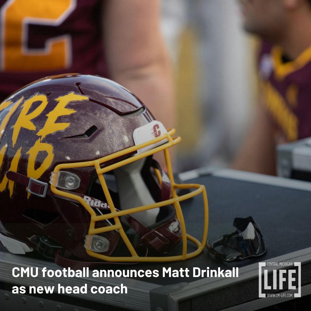 CMLIFE's tweet photo. Central Michigan football announced today that Army offensive line/co-offensive coordinator coach Matt Drinkall will take over as head coach for the Chippewas.⁠
✍🏼 Kaia Zimmerman 📸 Mark Hoover⁠

https://t.co/dQdCVZlWHz

#cmich #athletics #football https://t.co/WUiju9rlw9