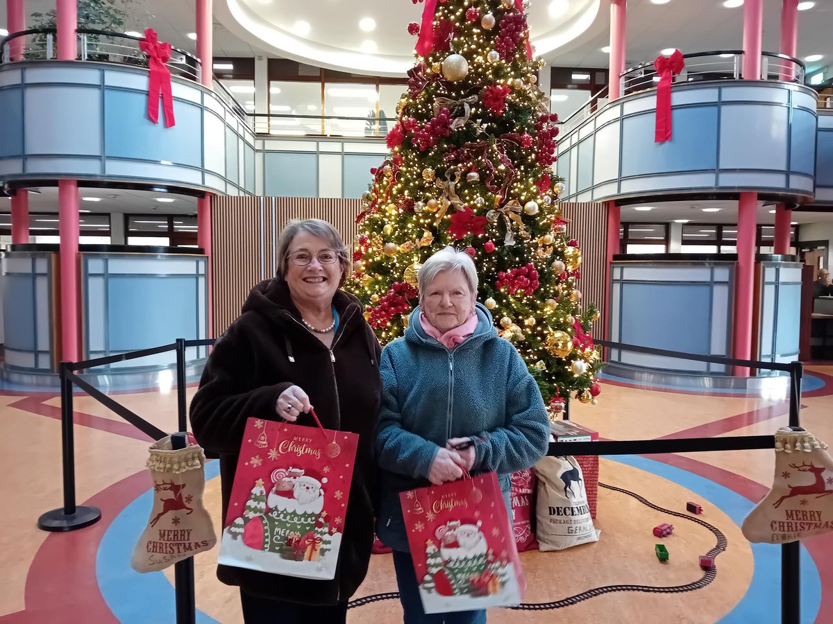 louthcoco's tweet photo. A big thank you to the community team in Louth County Council  for all their  help preparing over 250 Christmas Bags for older and vulnerable people across Co Louth. The bags are funded by #AgeFriendlyLouth & distributed by our community partners (An Garda Síochána, Meals on Wheels, memory cafe, library house bound service ) and are packed full of goodies and treats  @AgeFriendlyIrl #Community #AgeFriendlyLouth
