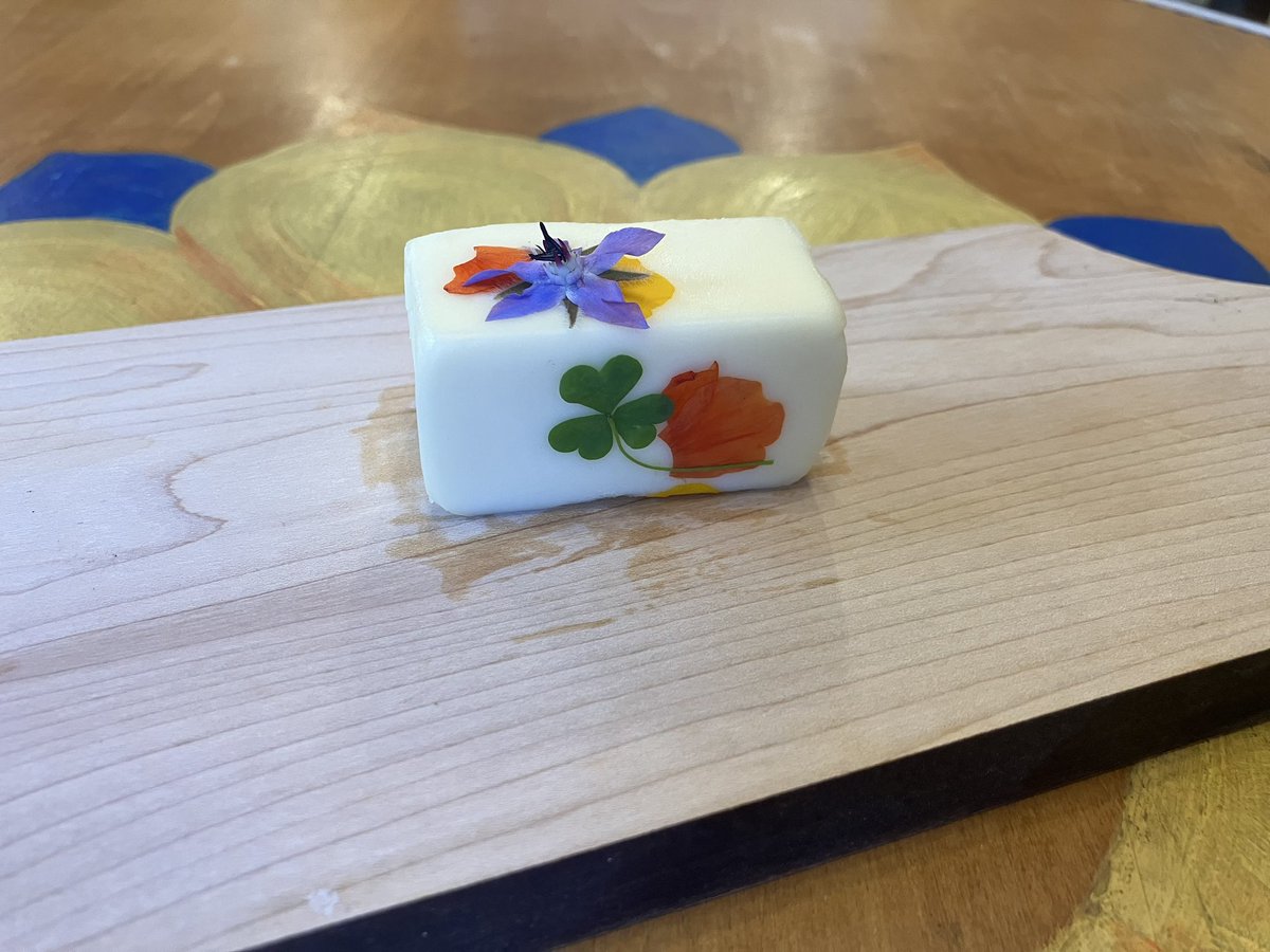 jzikah's tweet image. Can anybody tell me how much eggs cost in Russia? Also, is it true there is no butter in Russia? 
#NoButter