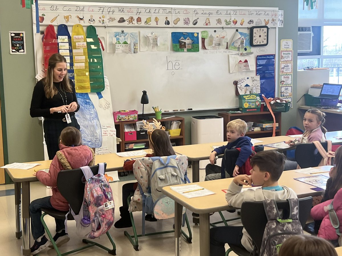 tivertonsuper's tweet photo. What’s happens when you have to divide one elementary school into 2 others? An amazing, successful day of learning. Lots of people to thank I’ll start with Principals Ponte, Arruda and Donnelly- Roche . #tivertonsfinest https://t.co/dNzhj1X1V9