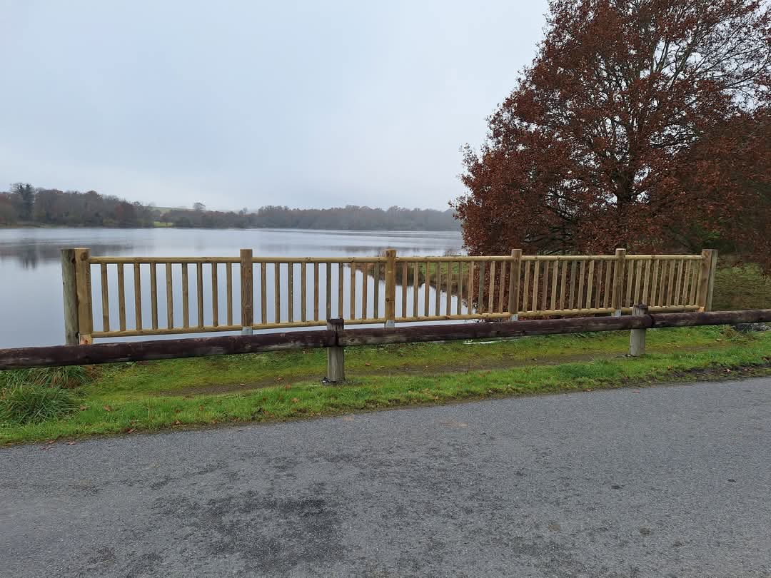 Visite Technique Annuelle (VTA) du barrage de Lavaud (plein) pour vérifier le bon état de l'ouvrage. 
Bilan 2024 :
✅ Entretien régulier = bon état = bon fonctionnement 👉 Prêt à soutenir le fleuve Charente.
 ✅ Réception d’une nouvelle barrière sur la digue de la Guerlie 👍