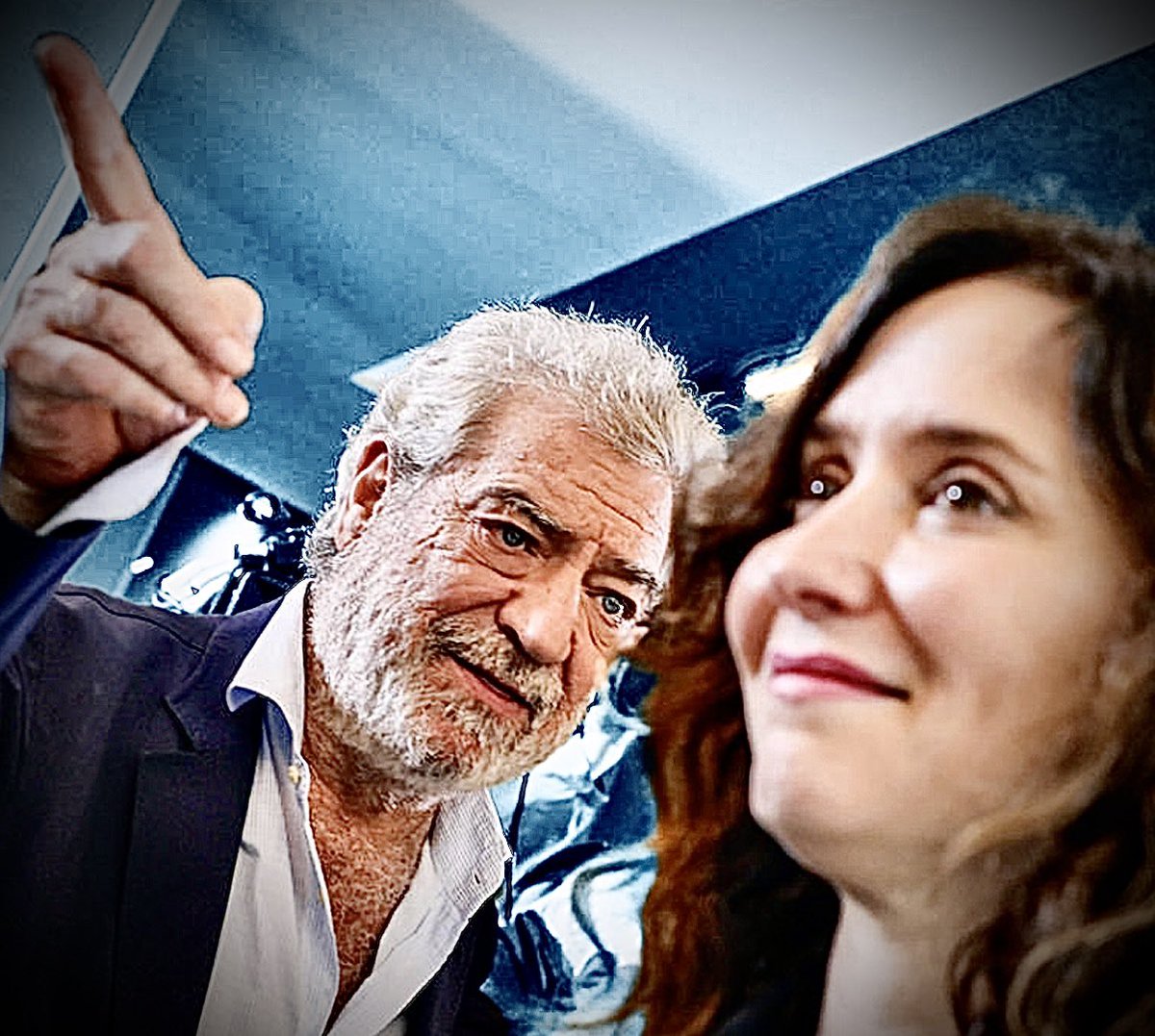 anluma99's tweet photo. El Matonismo del PP 

Miguel Ángel Rodríguez, conocido como MAR, ha sido señalado por repetidas amenazas a periodistas. Como jefe de Gabinete de Isabel Díaz Ayuso, ha amenazado a https://t.co/2fspDKDS9k tras la publicación de un caso de fraude fiscal relacionado con la pareja de Ayuso, afirmando que “os vamos a triturar” y “vais a tener que cerrar”. Además, ha sido acusado de doxxing al divulgar datos personales de periodistas. Este comportamiento ha llevado al Consejo de Europa a emitir una alerta por acoso e intimidación. Rodríguez tiene un historial de manipulación y presiones hacia la prensa desde su tiempo como portavoz del Gobierno de Aznar