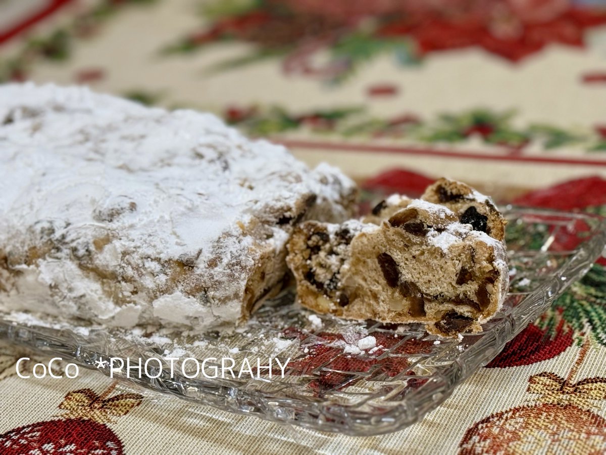 39coco39coco's tweet image. 本番シュトレン焼きました🎄

カチカチに焼いた！

カチカチわんちゃん見てる？o̴̶̷  ̫ o̴̶̷

coco子🎀