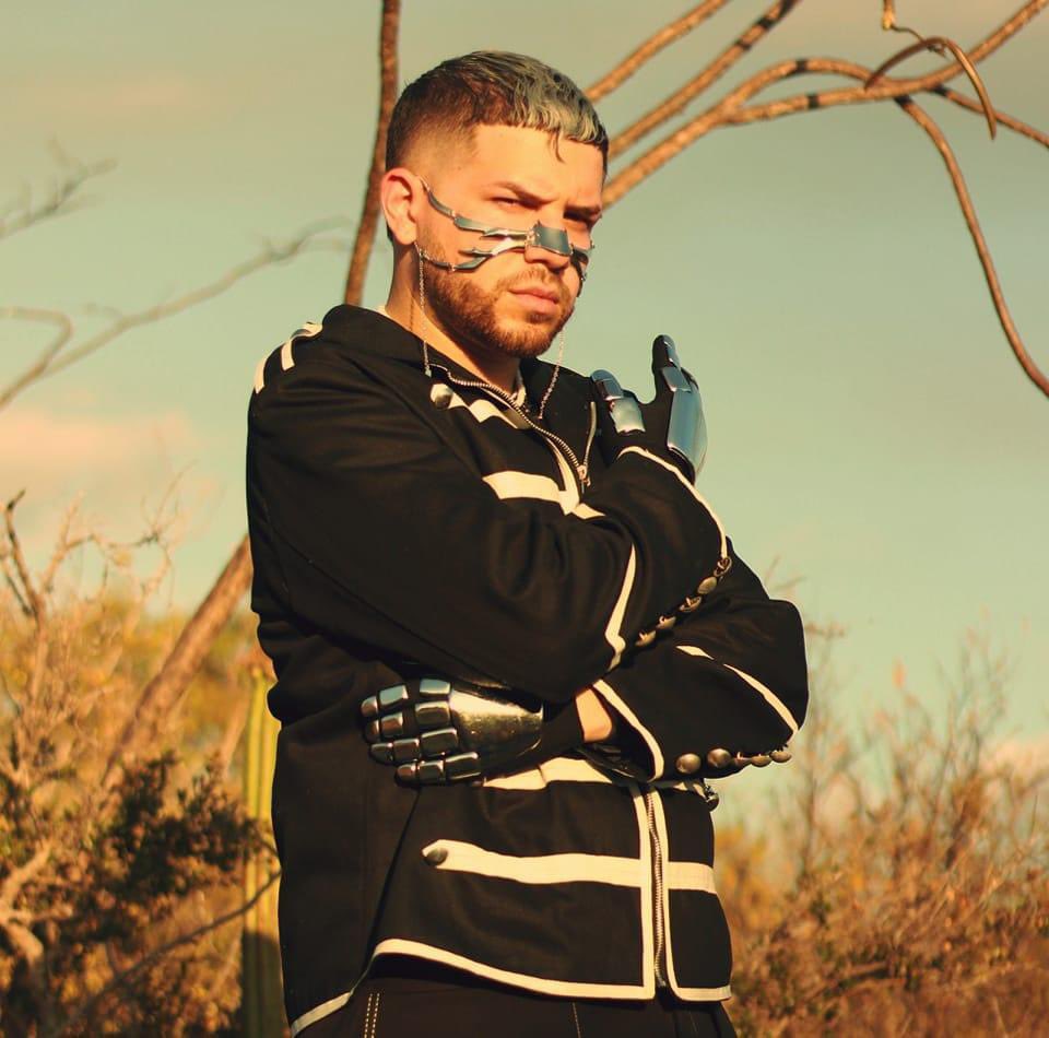 Jummm me pregunto a quien le estarán capeando el flow. En el próximo vídeo los veo con los guantes de daft punk 😂😂😂😂😂😂😂😂😂😂