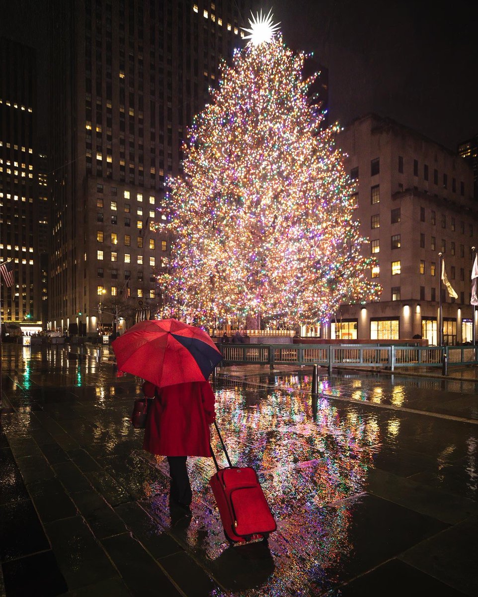 New York in December - gm - 🎄☂️