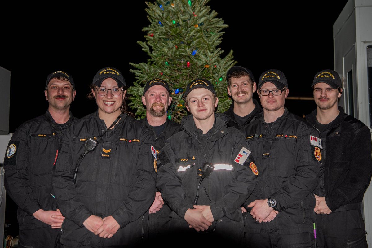 CFB_BFCHalifax's tweet photo. Dressed for the occasion, #HMCSKingston lights shine bright during @evergreenfestns. Join us for daily tours from 1 – 4 PM and 530- 7 PM, until Thur, Dec 12, on the #Halifax Waterfront, near the Wave. https://t.co/YK38hcdjzP