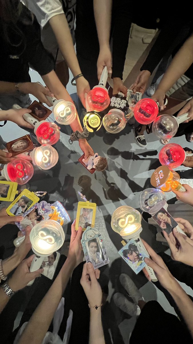 ifntwoohyunie's tweet photo. It's always the best time, when we're together (INFINITE &amp; INSPIRITS) 🇵🇭🥹💛

We are so proud of you, @IFNT_Official_ ✨️ https://t.co/hWueuxBM0v
