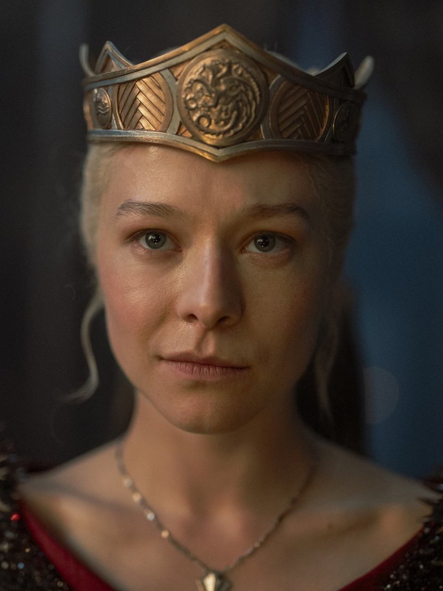 emmadarcydaily's tweet photo. Emma D'Arcy is nominated for Best Television Female Actor - Drama Series for their portrayal of Queen Rhaenyra Targaryen in ‘HOUSE OF THE DRAGON’ at the 2025 Golden Globes!  #GoldenGlobes https://t.co/OnIYe9lGWr