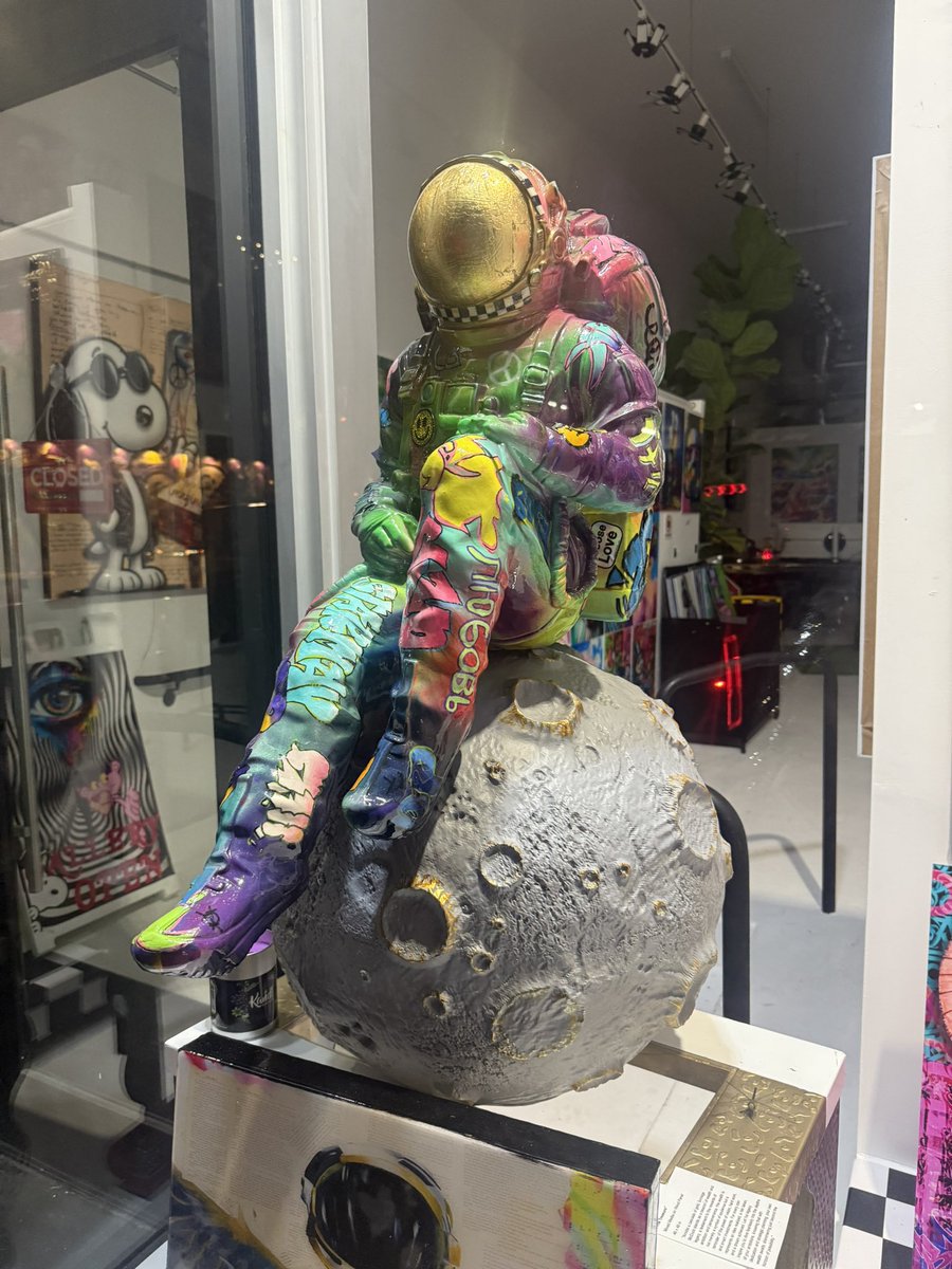 Angie_Starr's tweet photo. #ArtBasel2024 https://t.co/UhS0EU3Ca4
