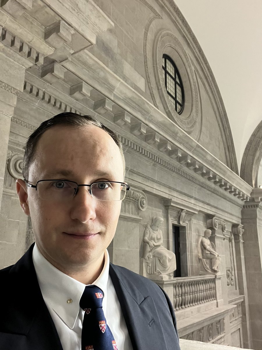 Pawel_Figurski's tweet photo. Dziś znowu w Berlinie, widziałem ponownie tajemniczy depozyt, w którym przechowywane są karty z Gaude, mater Polonia. Bardzo miło przyjęto mnie w Stabi. Popołudniu wygłaszam natomiast wykład na Freie Uni Berlin. https://t.co/Gi6AiCBBtj
