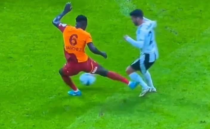 Kasnak yuvarlandı elek oldu, eski o***pular melek oldu.