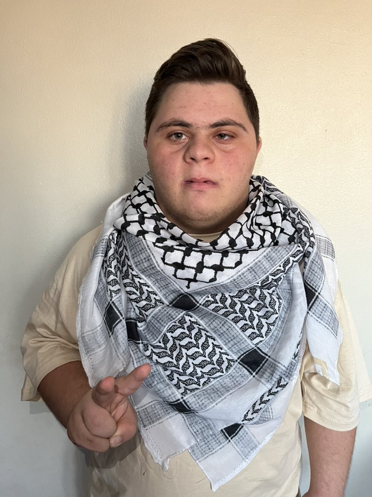 Hosam_hammad0's tweet photo. PLEASE DON'T SKIP  :((🚨

Ibrahim just need 2500% To reach the goal ❤️‍🩹 
Plz stand with this angel and help us 🥺🕊️
Support him even with a word ✌🏻

Donate if you can 🥺🍉

https://t.co/7Z1Jsr0Ckc https://t.co/lES9tIwyvp