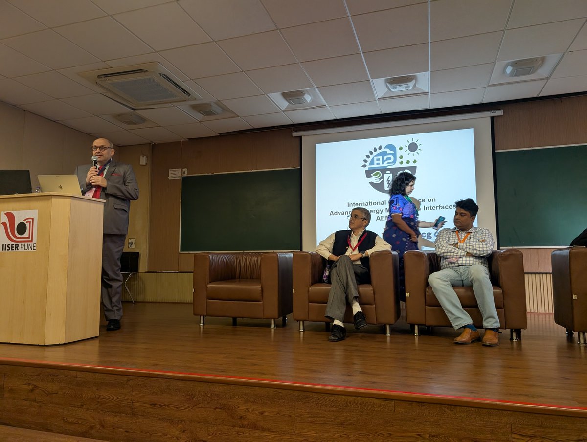 aemi_2024's tweet image. 🎉 Day 1 of #AEMI2024 is wrapping up! Fantastic lectures on advanced materials research for energy science. Thanks to all the speakers and participants for an inspiring day!
🔗 advancedenergymaterials2024.com
AdvancedEnergyMaterials #EnergyScience #Conference #Innovation