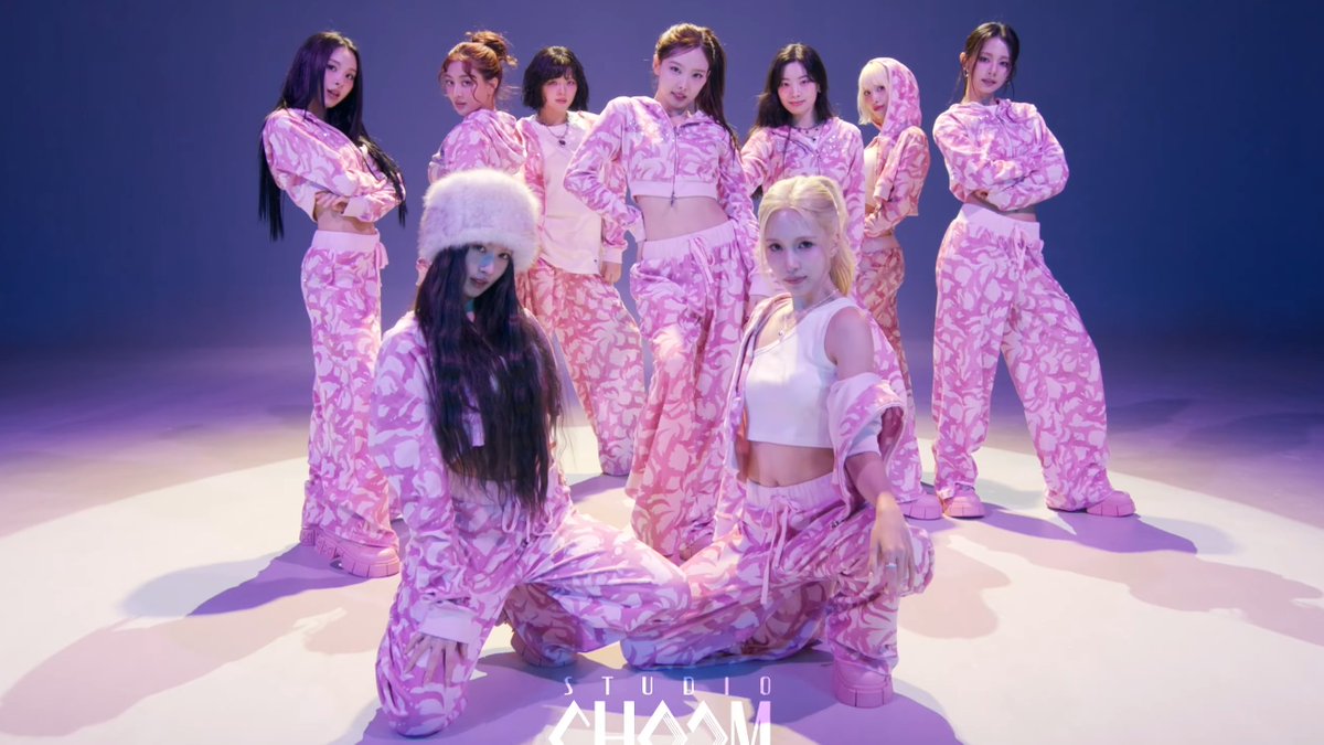 godmitzu's tweet photo. THIS IS TWICE'S FIRST TIME ON STUDIO CHOOM WITH ALL NINE MEMBERS WE'RE SO BACK https://t.co/zT8qZ7bHsd
