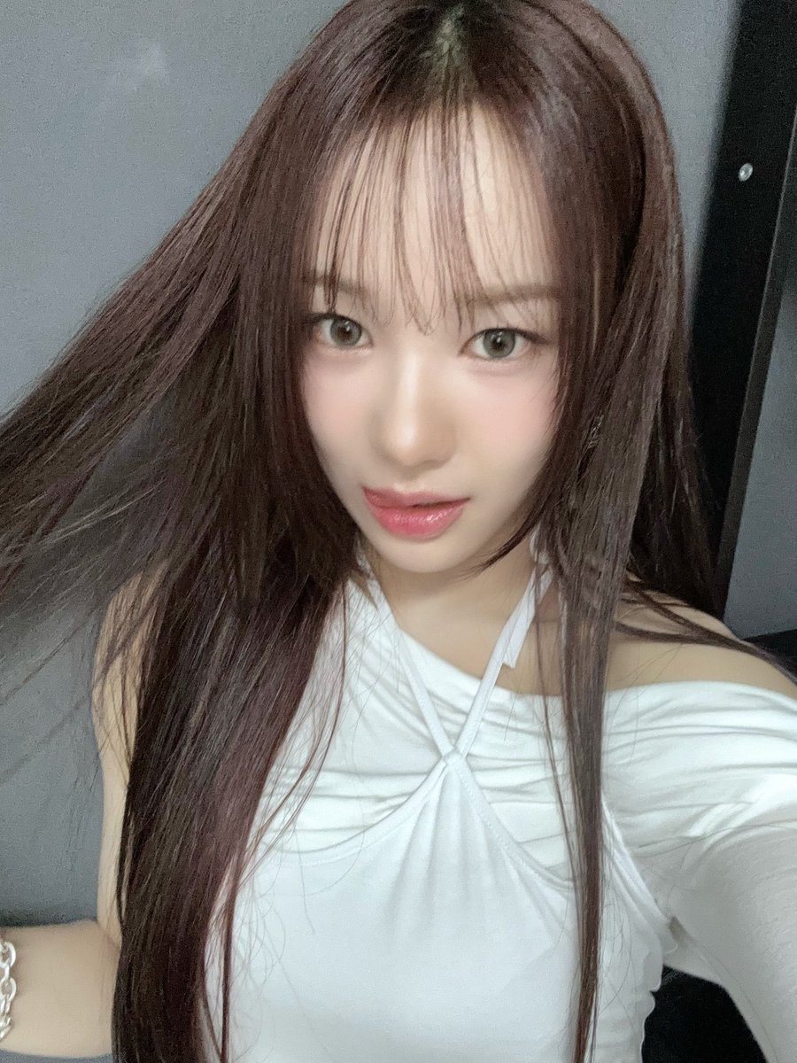 iznapic's tweet photo. SARANG plus chat update 🩵

#이즈나 #izna https://t.co/wgCcvKTUVJ