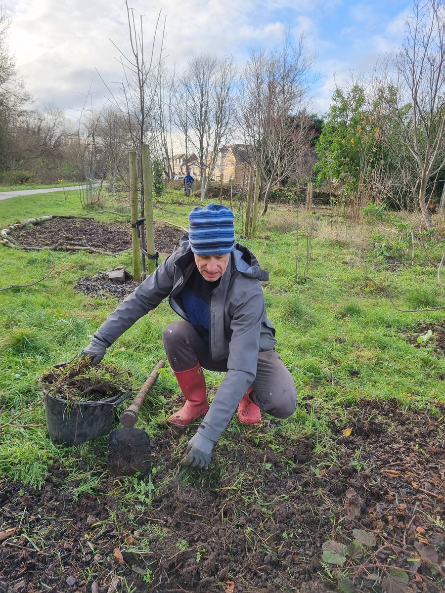 fruitnutvillage's tweet image. #StartTheWeek at #KingdomForestGarden... earlier today... and we're back two more times before Christmas... join us for #WinterPruning this Saturday. @TNLComFund