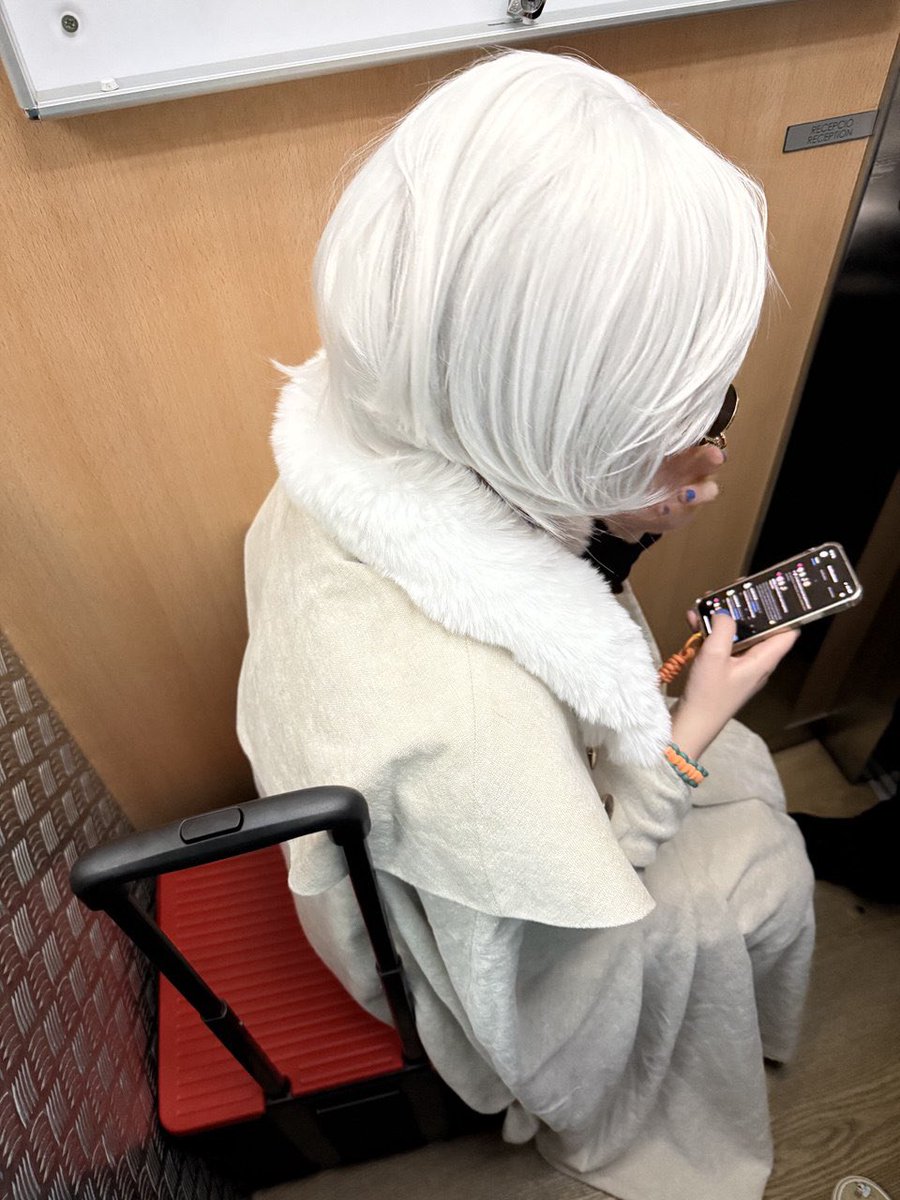 necolowo's tweet photo. 4/4 días de manga barcelona de cosplay y 4/4 días sentadita en el carro porque no me acuerdo de la última vez que hice un evento de 4 días 💕💕💕 gracias por todo me lo he pasado fenomenal ha sido eventazo peak del cine grupales que llevaba queriendo mucho tiempo!!!! https://t.co/sNZtNzLLoR