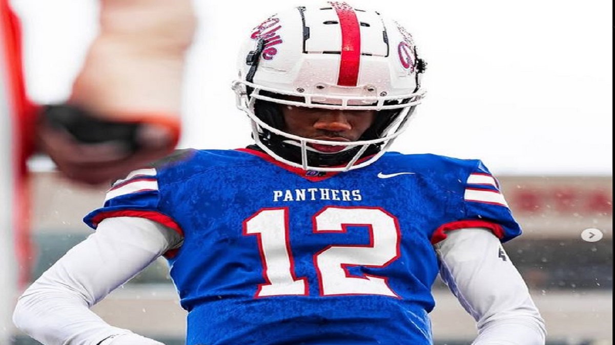 #Alabama Fans Cry Out for #KeelonRussell: 'Come Save Us' and Lead the Tide Back to Glory

theviralpink.com/alabama-fans-c…