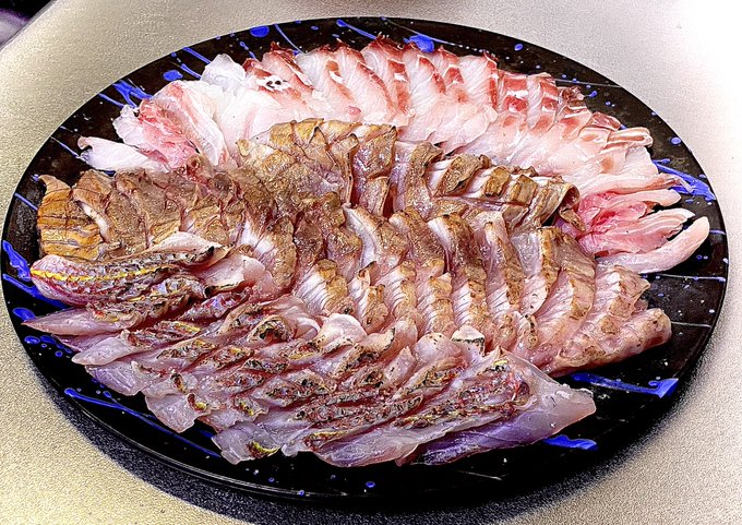 今日はひとまず上から
コウクロダイ、メジナの炙り、イトヨリの皮炙りで晩酌🐟🔪 