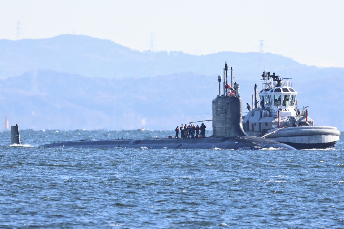 WarshipCam's tweet photo. USS Vermont (SSN 792) Virginia-class Block IV nuclear-powered attack submarine coming into Yokosuka, Japan - December 9, 2024 #ussvermont #ssn792

SRC: TW-@svXwunjkknbmZYw https://t.co/IdTtrKyV52