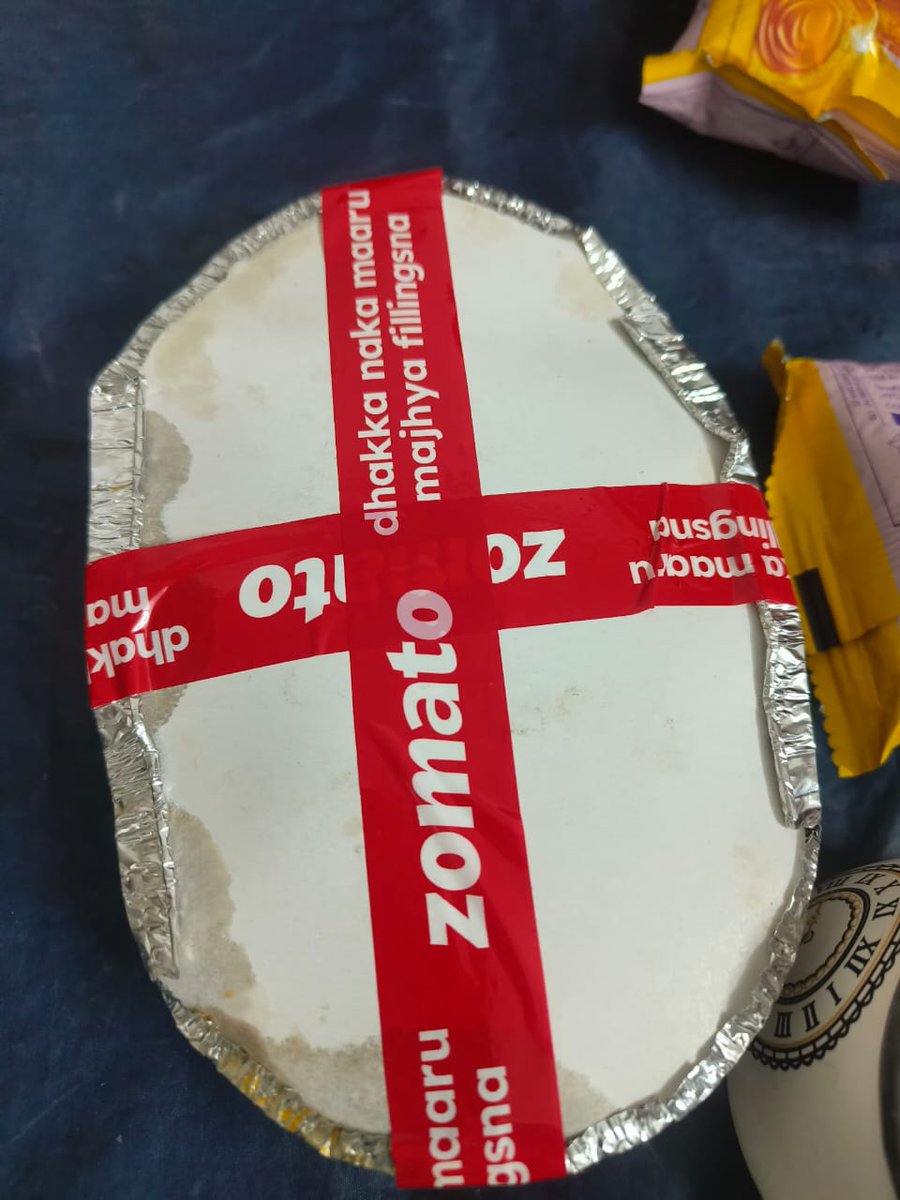 hatecheck123's tweet photo. 3) however now comes the deal breaker inspite of having 399 in my cart the 50 bank coupon won't apply for whatever reason. I went with swiggy.
However the irony the packaging came Zomato 😂 rubbing the salt against the wound of this this lost match
Moral If I were with either https://t.co/7ev2lVUX4R