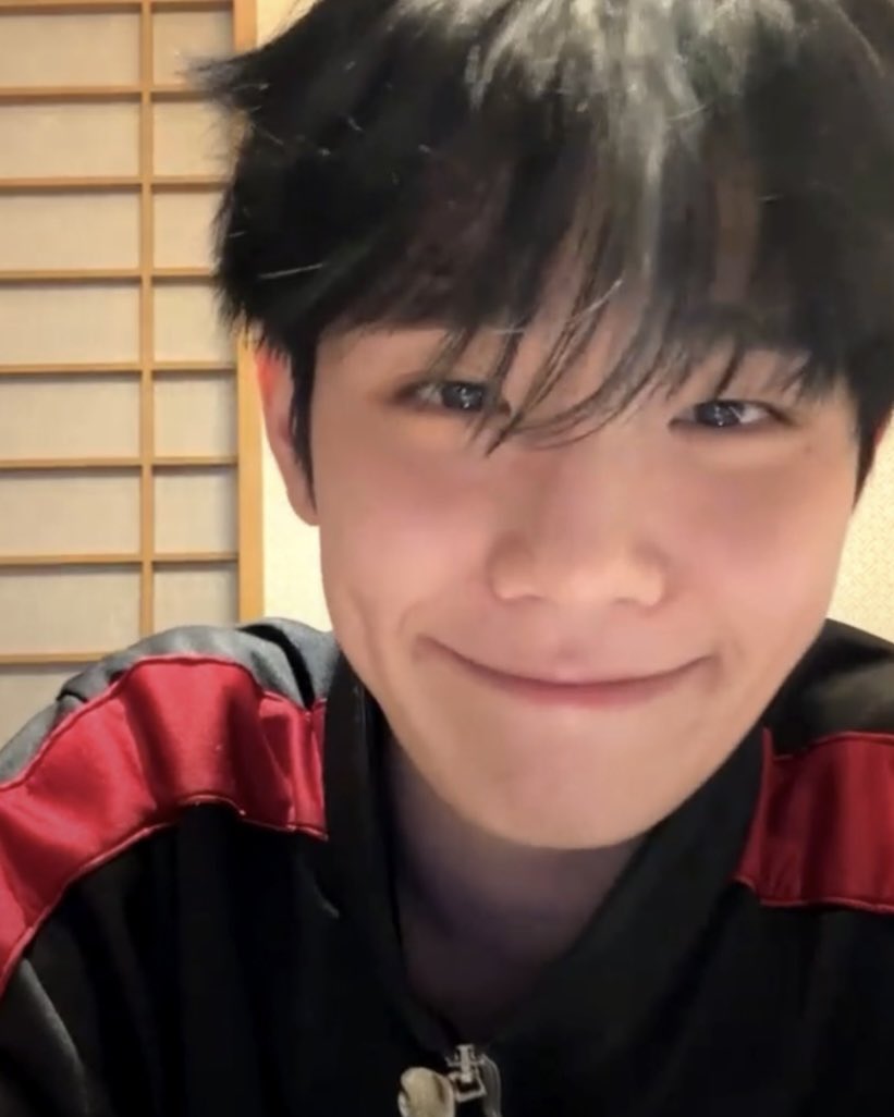 태래 바보
바라볼수록 보고싶음...근데진짜보고싶어