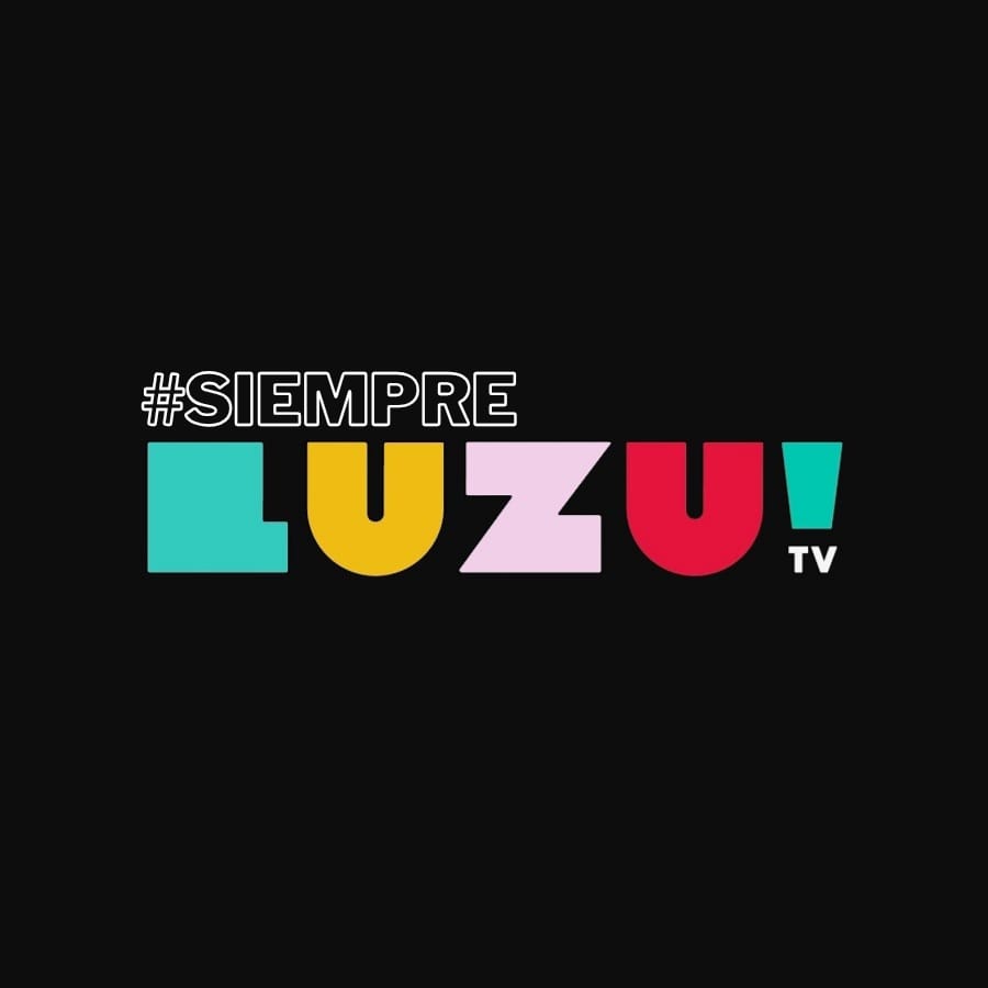 LuzBeOk's tweet photo. Amo que la comunidad se unió para hacer esto!! 
Gente usen el #SiempreLuzu para tuitear 🙌🏻💖
#NadieDiceNada https://t.co/aazXX0TXlJ
