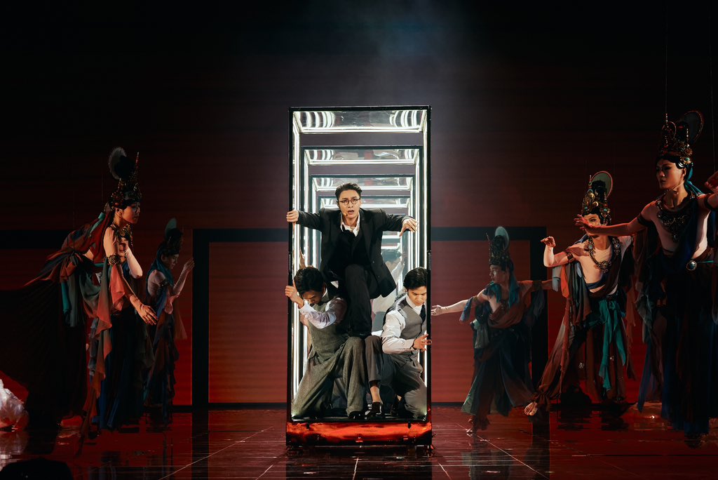 lay_studio's tweet photo. The same blood flows in the same land，the same culture is guarded under the same sky.
@layzhang first musical drama “The Summoning of Dunhuang", Beijing🔚
#LAY #LayZhang https://t.co/QvzbnBstDQ