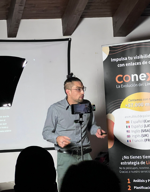 toni2i |I*I| tweet media