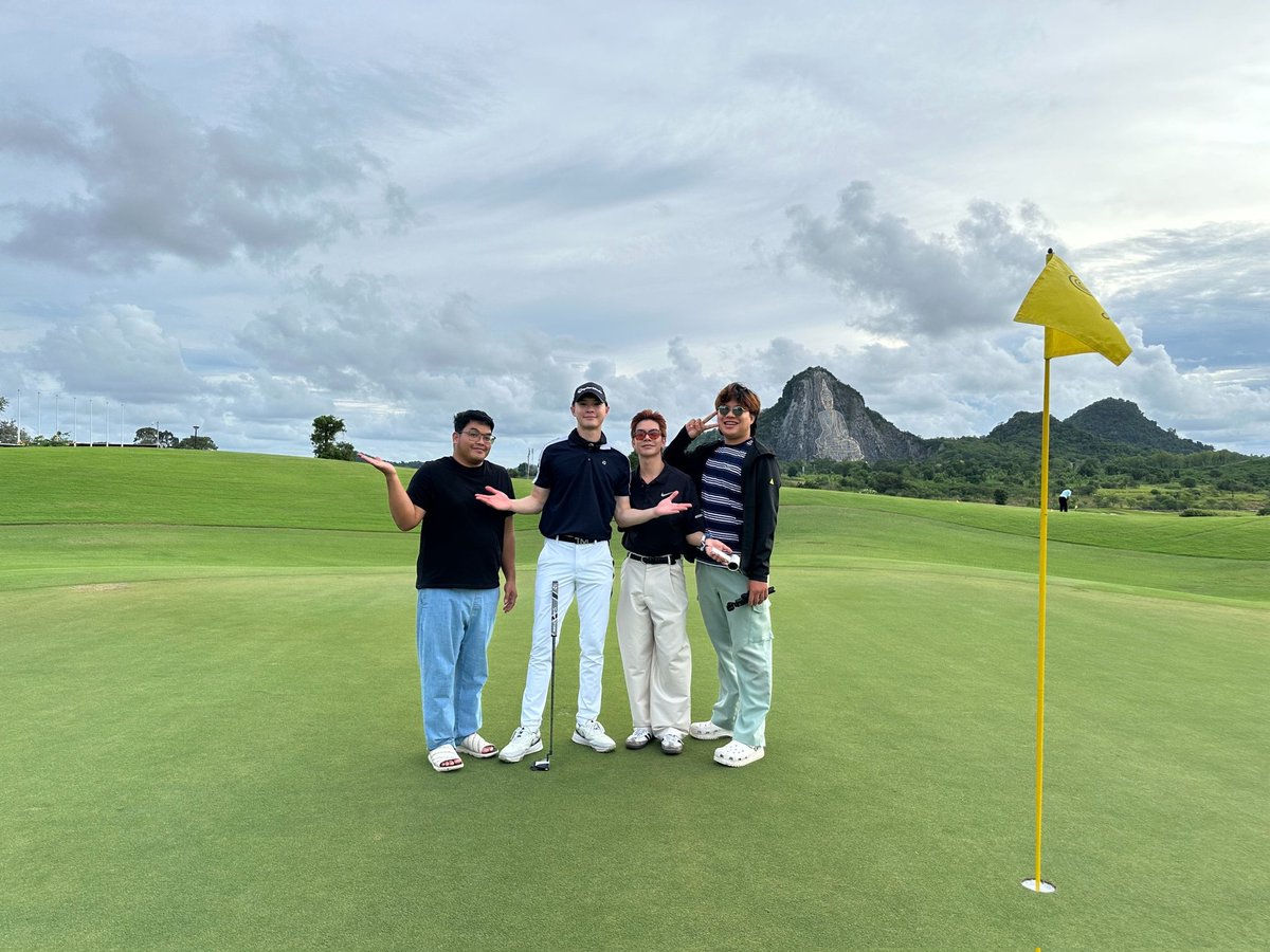 tormorkaomuang's tweet image. จบแล้วสินะ รู้สึกผูกพันไปแล้วด้วย กับ MUMUTOFU STORY บอกเลยว่าเป็นการทำงานที่สนุกมาก ถึงจันทร์ต่อไปจะไม่มีแล้วก็ไม่เป็นไรนะ ฉันเชื่อว่า มมตห จะอยู่ในความทรงจำเราตลอดไป

ขอบคุณดองแฟค และอะไรก็ตามที่ให้ฉันได้มาเป็นส่วนหนึ่งของ มมตห นะ ❤️

MMTF ON PAR
#MUMUTOFUepFinal