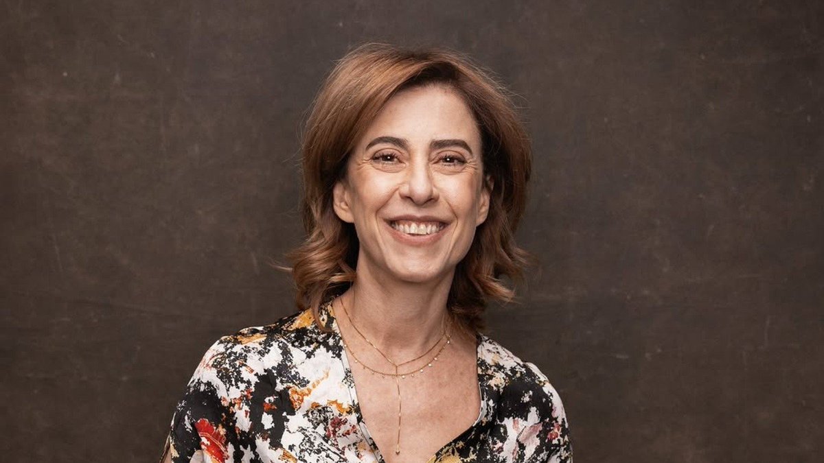 sboficial's tweet photo. MÃE E FILHA! Fernanda Torres se junta a Fernanda Montenegro como as ÚNICAS brasileiras indicadas ao Globo de Ouro de "Melhor Atriz em Filme de Drama" na HISTÓRIA da premiação. https://t.co/W3MdGvLJZu