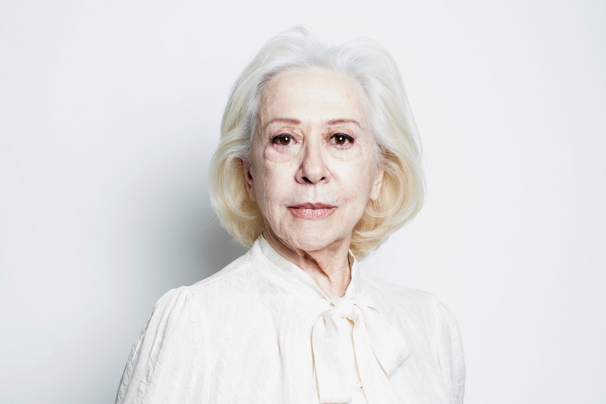 MÃE E FILHA! Fernanda Torres se junta a Fernanda Montenegro como as ÚNICAS brasileiras indicadas ao Globo de Ouro de "Melhor Atriz em Filme de Drama" na HISTÓRIA da premiação.