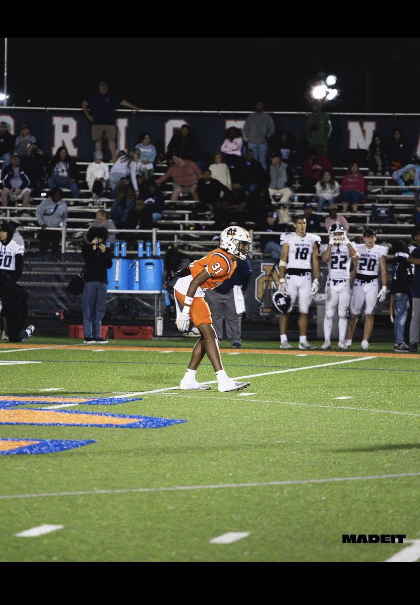 Sophmore Season Highlights 
6’1  165 
SS - FS

Check out this highlight! hudl.com/v/2Qw1ak