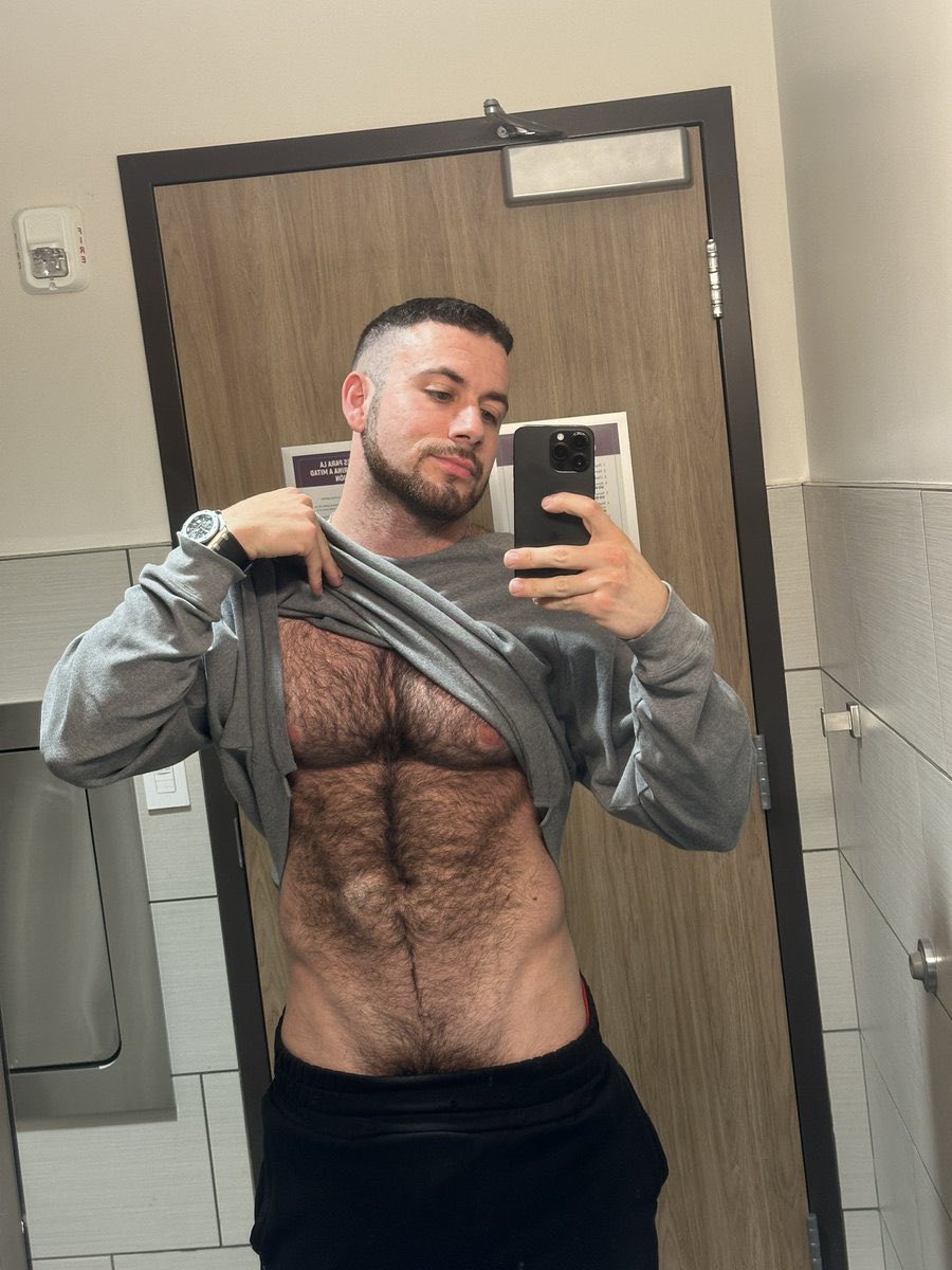 Say hi if you’re also gay 🏳️‍🌈