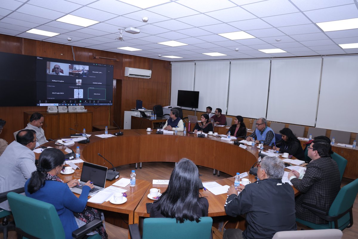 driiv_delhi's tweet photo. Breaking Ground on Sustainable Plastic Waste Management! 
The 1st Inter-Cluster Collaborative Meet on 'Sustainable Plastic Waste Management' under the aegis of the Office of the Principal Scientific Adviser to GoI brought together leading minds to address India's plastic challenges in light of the Plastic Waste Management (Amendment) Rules, 2024 (#MOEFCC). Discussions addressed critical challenges in collection, sorting, recycling technologies, and end-of-life solutions, with a focus on integrating circular economy practices to combat the plastic waste crisis.
The session was chaired by @DrVishalChoudh3  (Scientist 'F', O/o the PSA to the GoI), featured representation from various S&T Clusters.
The event saw dynamic participation from academia, industry, and startups from the plastic value chain. The session : 1. Emphasized the criticality of science-led interventions for circular economy solutions, 2. Advocated for fostering inter-cluster synergies to amplify impact across sectors.

@PrinSciAdvGoI @ShipraDRIIV @priya_nagaraj1 @AIPMAINDIA @BASF @ficci_india @mrai_india @Miranda @mirandahouse_ @teriin @ClusterPune @CSIR_NPL @RICH_Hyd @BCKIC @BeSTCluster @PI_RAHI @jckic_jodhpur