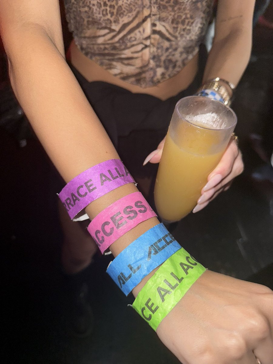 boothbarbies's tweet photo. I went to Miami and all I got was 4 AA bands and a mimosa https://t.co/E6N7jDMQ0p