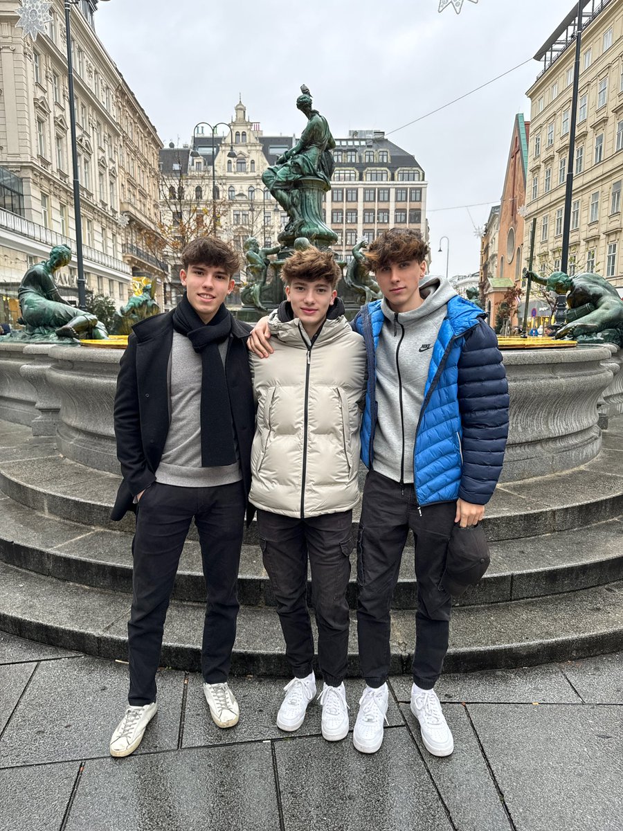 Leonardotwinkx's tweet photo. Twink one - me 🥹
Twink two - ☺️ @byronpills 
Twink three- 😏@zachxtwink https://t.co/HrVO0CJvTe