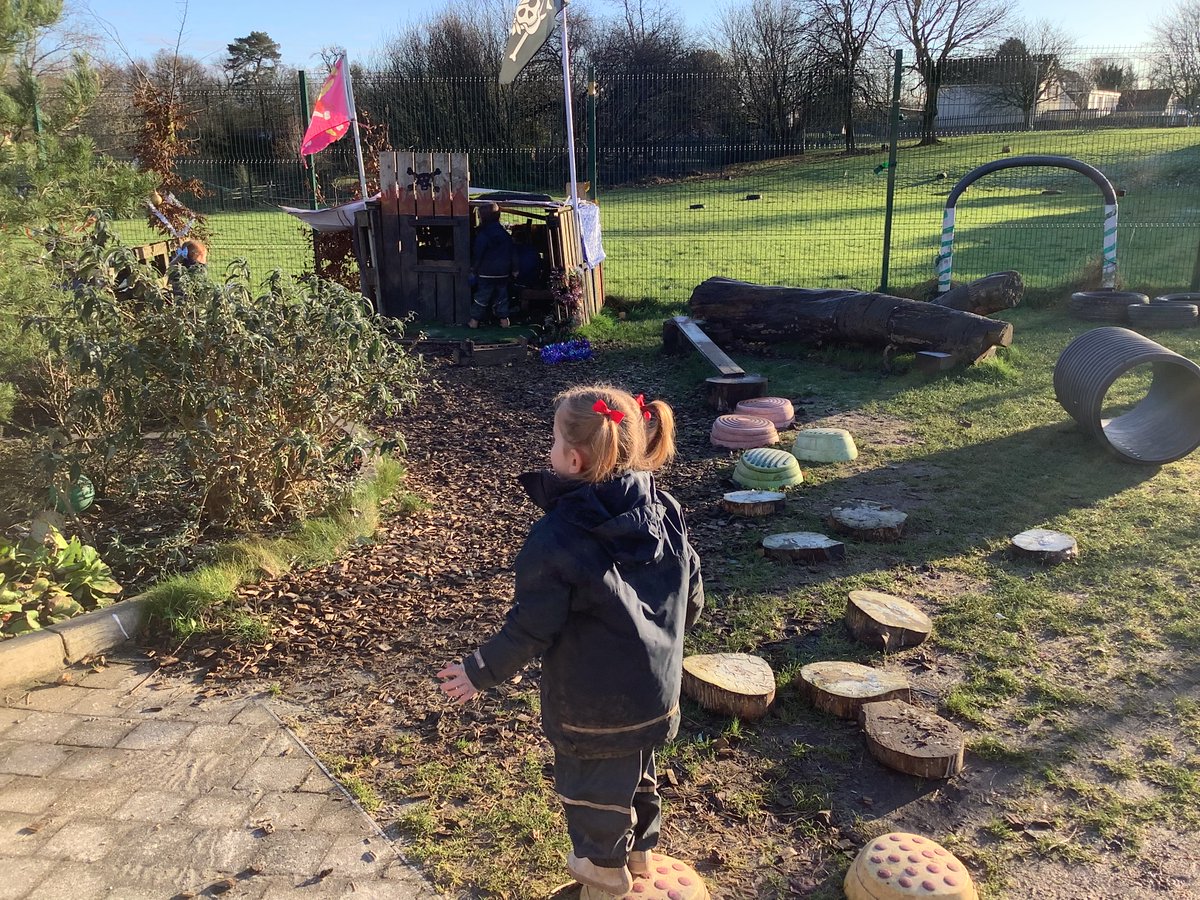 ElccHouston's tweet photo. Today the children had lots of loose parts play while decorating the outdoor Christmas tree. The children created a cosy Santa house. What kind team work and communication skills. https://t.co/A6c8GAd3dM