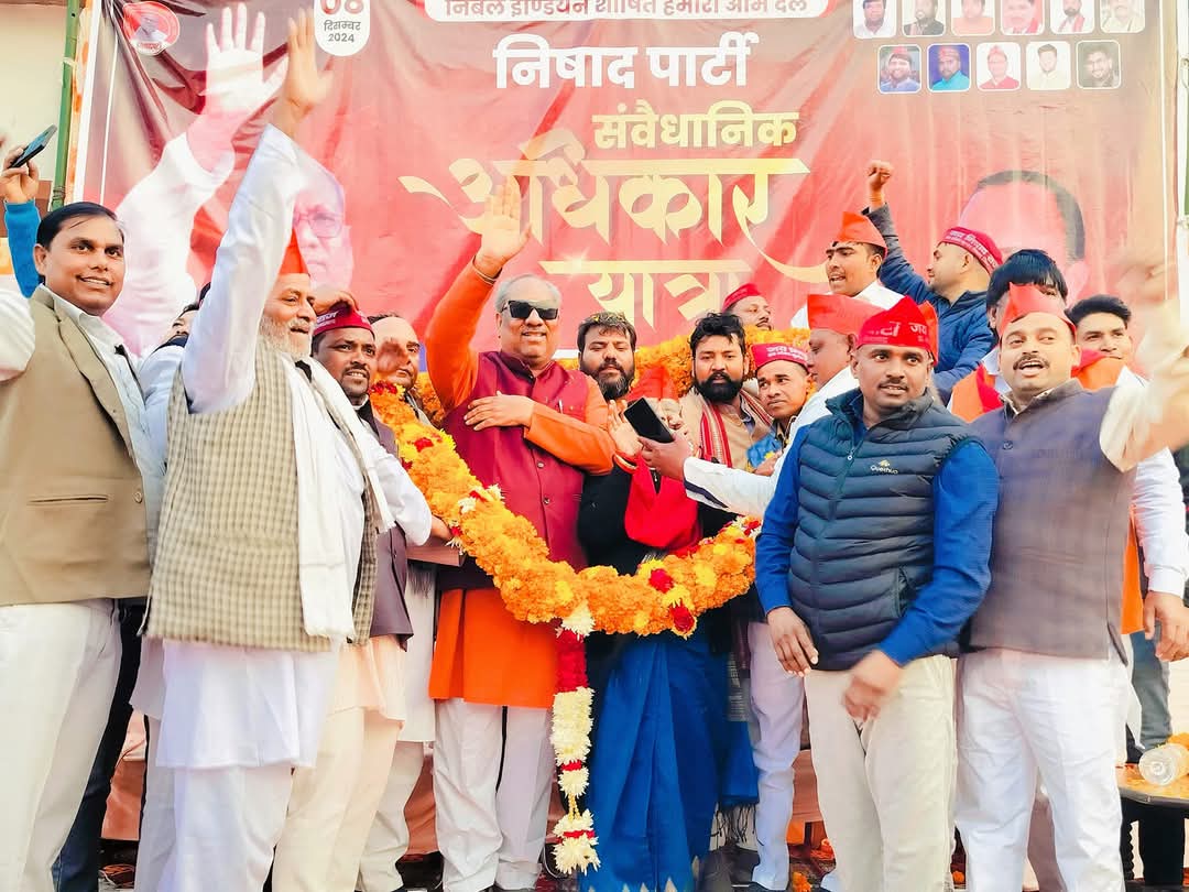 drsanjayknishad's tweet photo. 10 Day संवैधानिक अधिकार न्याय यात्रा... 🚩

निषाद पार्टी की संवैधानिक अधिकार न्याय यात्रा जिला गौतमबुद्ध नगर के जेवर खादर में जनसभा।

#संवैधानिकअधिकार #samvaidhanikadhikaryatra #संवैधानिकअधिकारयात्रा
#nishadadhiveshan #nishadekta  #machhuascarakshan
#drsanjaykumarnishad #nishadparty