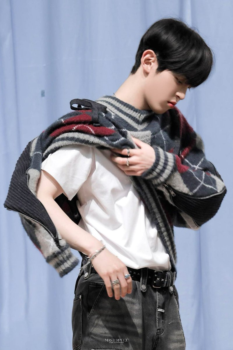 Masterpiece_hb's tweet photo. 241206

#NOWADAYS #나우어데이즈
#현빈 #HYEONBIN https://t.co/5emsGC5r5F