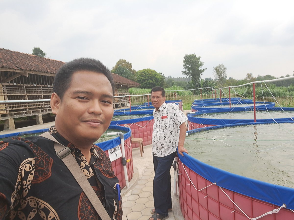 AgungDelly's tweet photo. Jumat ( 01 / 11 ) Delly Agung Rifansyah Luhkan Kabupaten Bogor, di PT Lembu Sodo Mandiri Farm Desa Cibedug  Kecamatan Ciawi , Kegiaan Monitoring Usaha Pembesaran ikan Lele. #giatluhkansatmingkalbogor #Kabbogor #Aktivitas #Budidaya https://t.co/ZPCruHCFs3