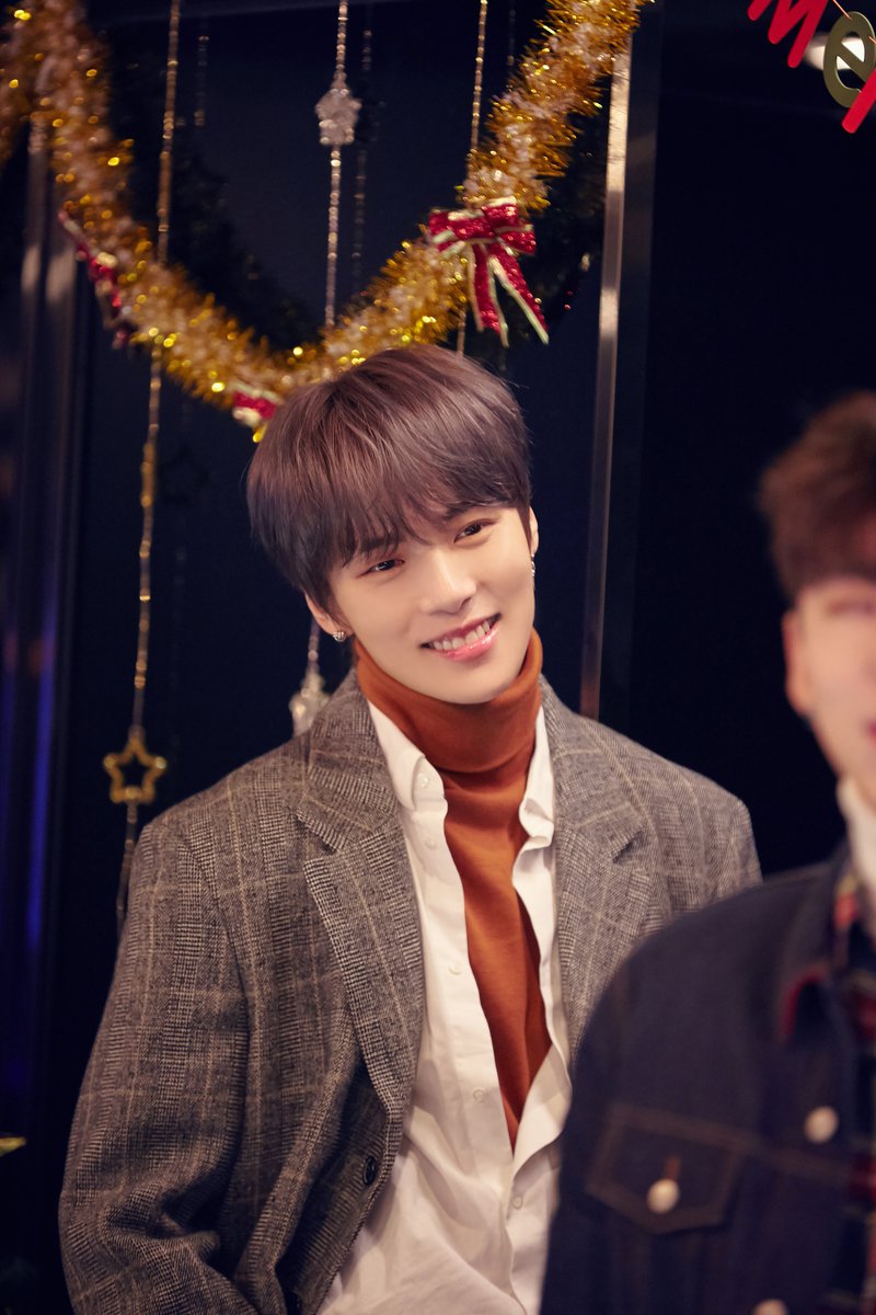 seraphix0x's tweet image. 네이버 포스트 #민혁 ZIP