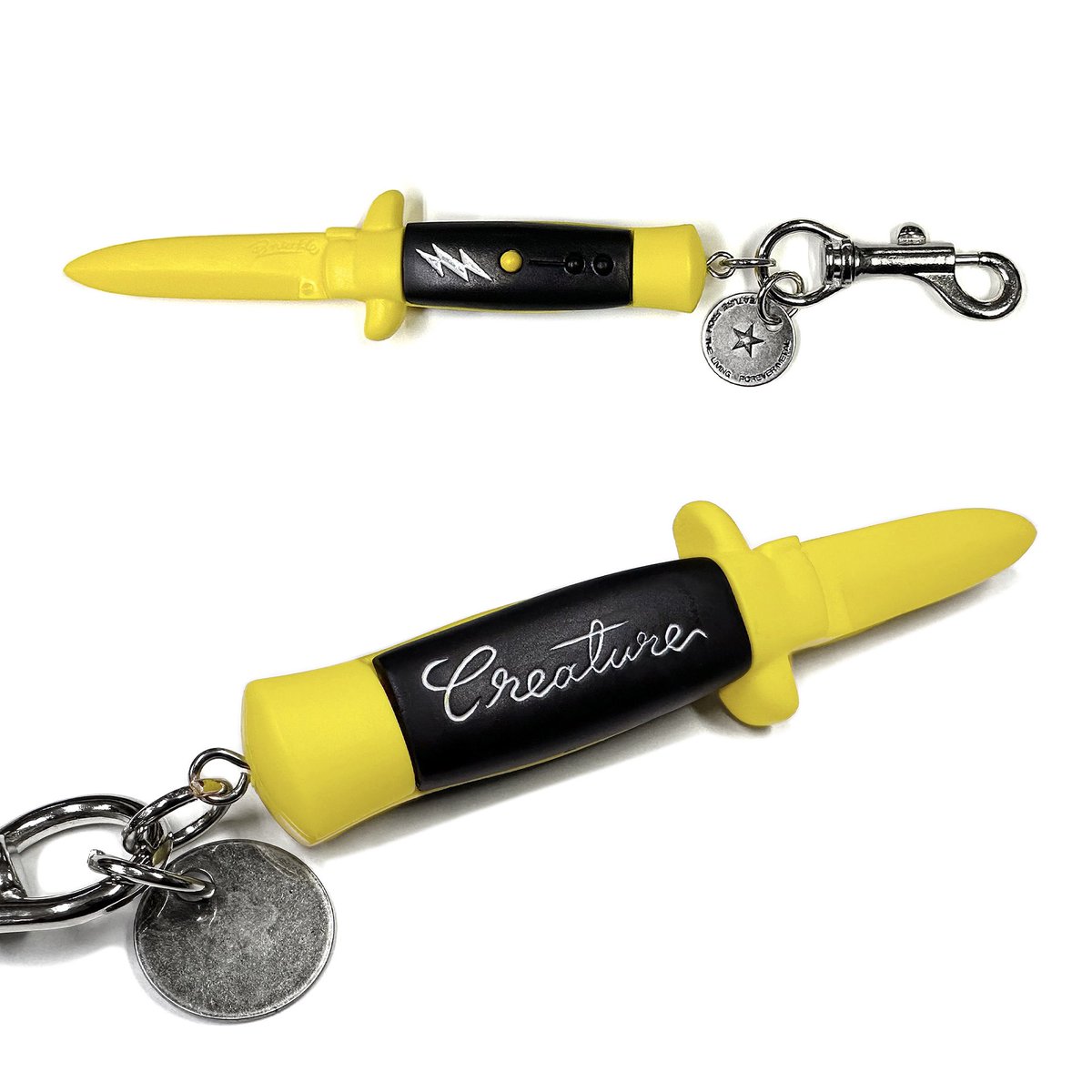 greed_store's tweet photo. #creaturefromtheliving
●「SWiTCHBLADE」 Big Key Chain!!
Made by #KNUCKLE ( #LittleChopDesign )
グレーはラスト1点!!
ブルー、イエローは残り2点!!
ご検討中のお客様はお早めに!!
◎ご購入はコチラ
GY・BL
https://t.co/AR1KcoQorI
YL
https://t.co/0O7RgAAfHe https://t.co/k1gZYl06iC
