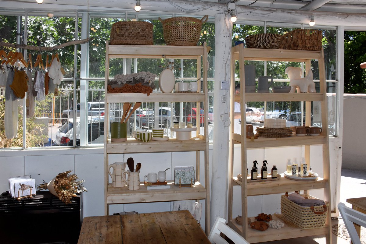 Cultura_Mza's tweet photo. 🔍 Si buscas un lugar de cerámica exclusiva y deco de hogar, pásate por Ana Simionato
📍Aguinaga 1436, Lujan de Cuyo
👉🏻 ¿Sabías que hay promos especiales?
🏷 Usa el código #CreativaNavidad y descubrilas
#CulturaMendoza #IndustriasCreativasMendoza https://t.co/OwPa9hnU5a