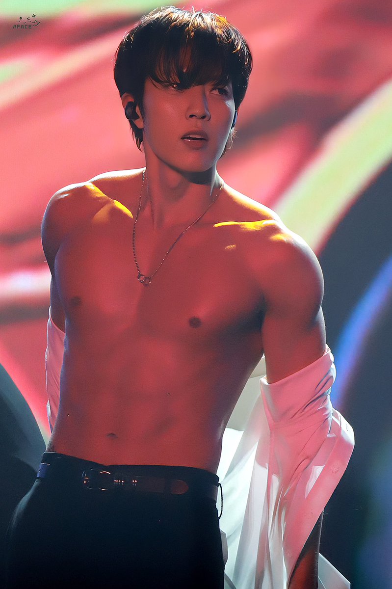 afacetoinfinite's tweet photo. 241206 LIMITED EDITION

이거 진짜 ..🔞

#인피니트 #INFINITE
#15TH_ANNIVERSARY_CONCERT
#LIMITED_EDITION
#이성열 #SUNGYEOL https://t.co/1sjetmds3g